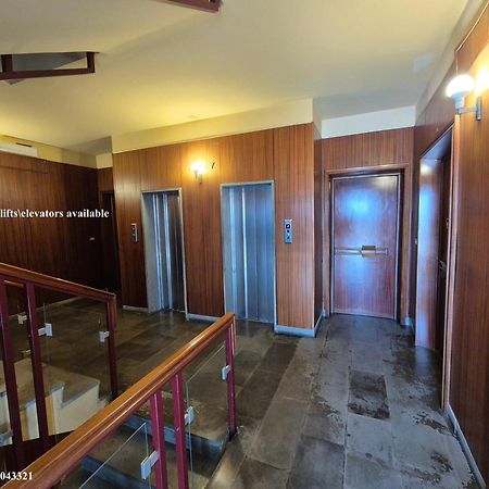 Front Beach Apartment - 3 Bedrooms バーリ エクステリア 写真