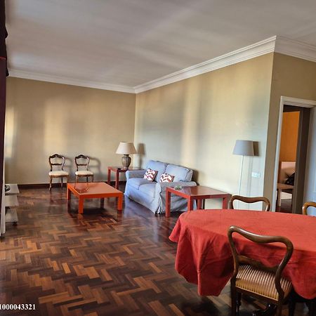 Front Beach Apartment - 3 Bedrooms バーリ エクステリア 写真