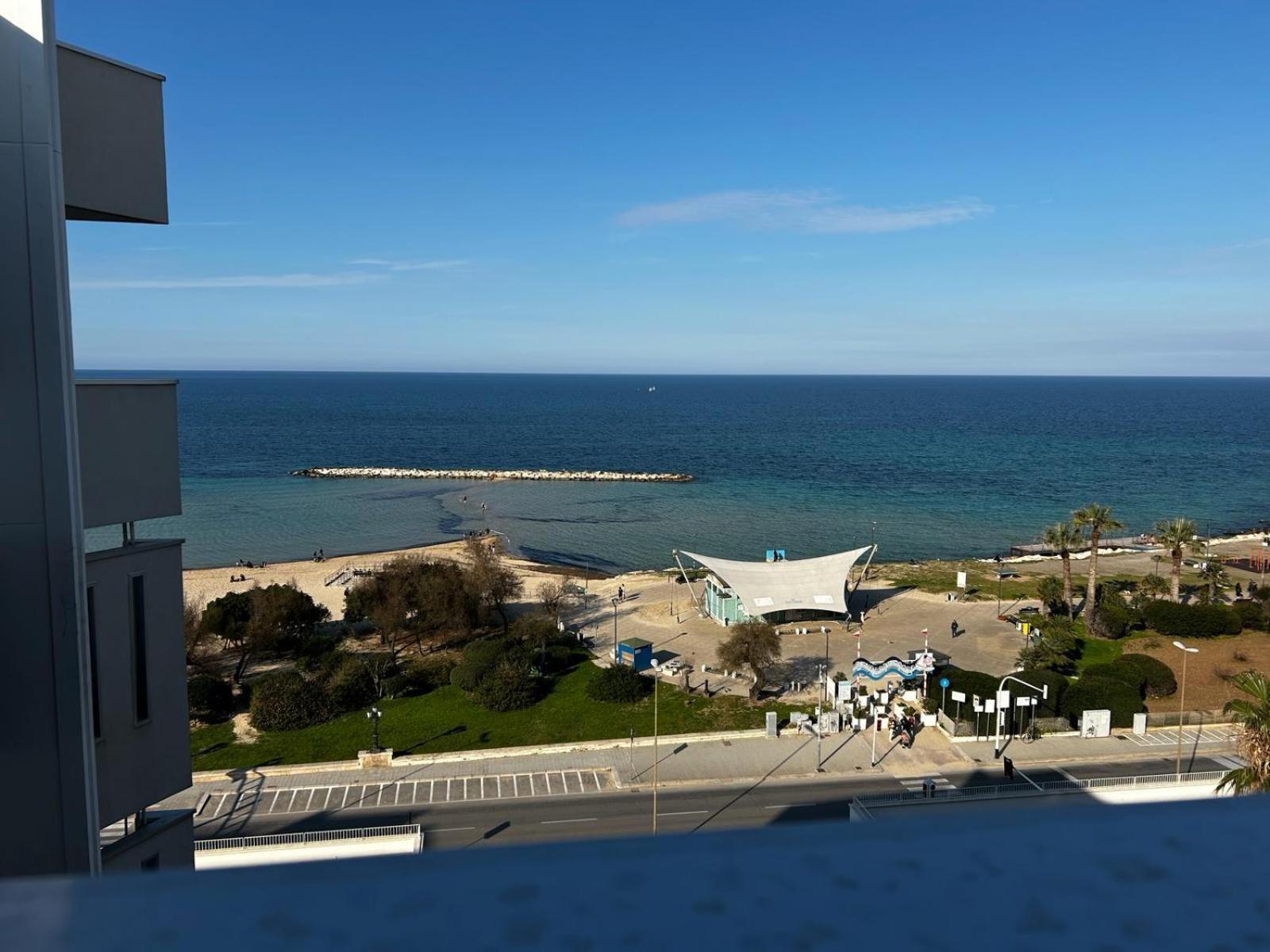 Front Beach Apartment - 3 Bedrooms バーリ エクステリア 写真
