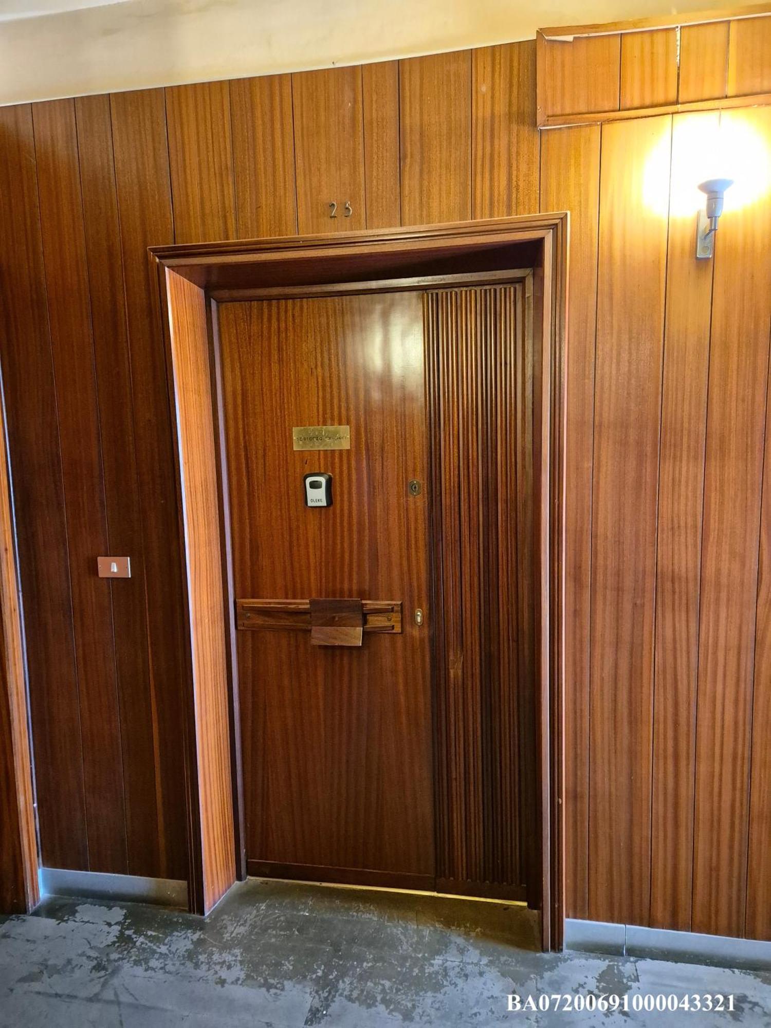 Front Beach Apartment - 3 Bedrooms バーリ エクステリア 写真