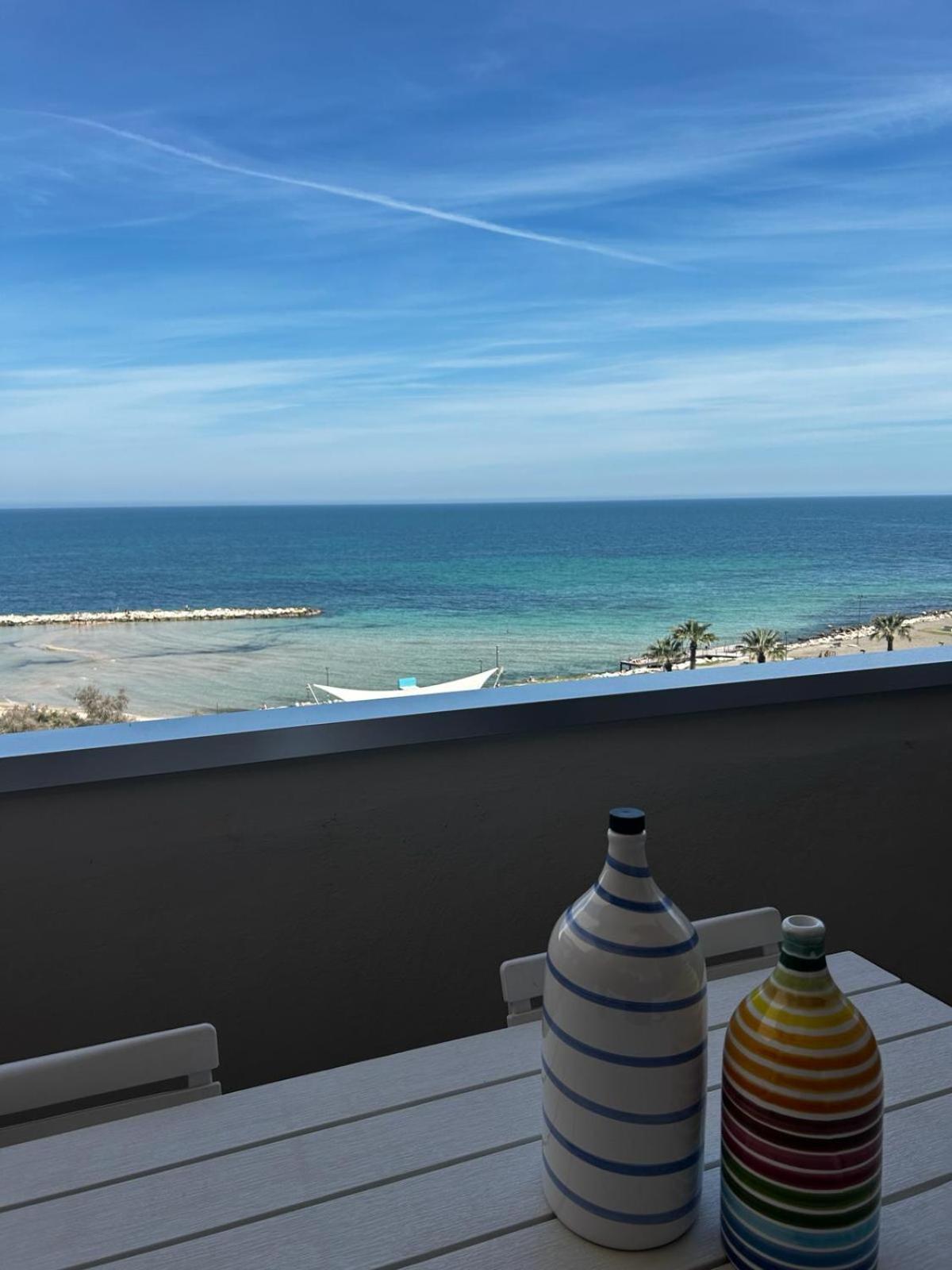 Front Beach Apartment - 3 Bedrooms バーリ エクステリア 写真